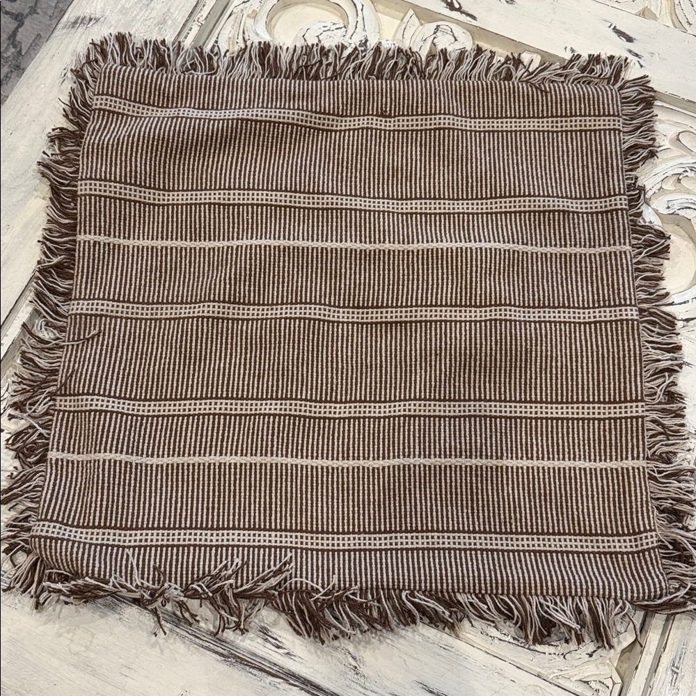 Dash & Albert Bunny Williams Pillow Sham 22’x 22’ 100% Cotton Woven fringe zip